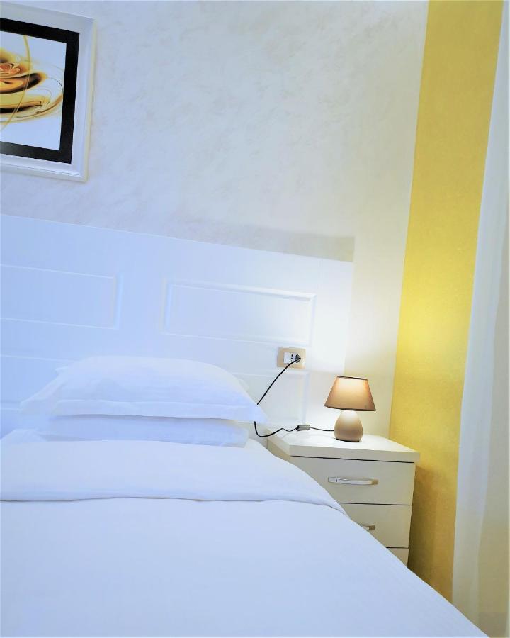 Comfort Hotel Fier Kültér fotó