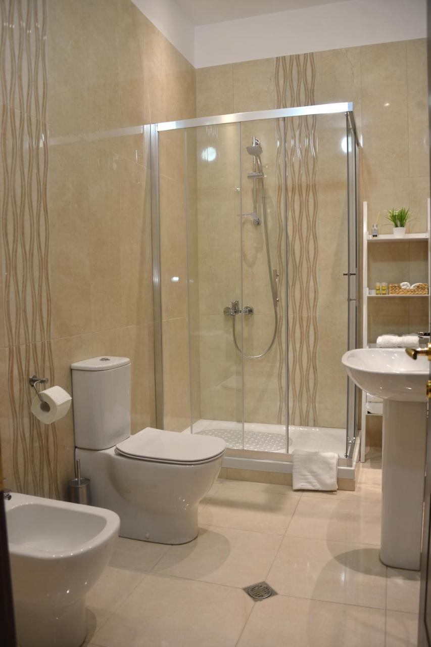 Comfort Hotel Fier Kültér fotó