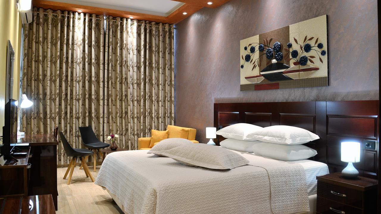 Comfort Hotel Fier Kültér fotó