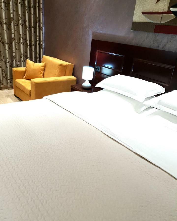 Comfort Hotel Fier Kültér fotó